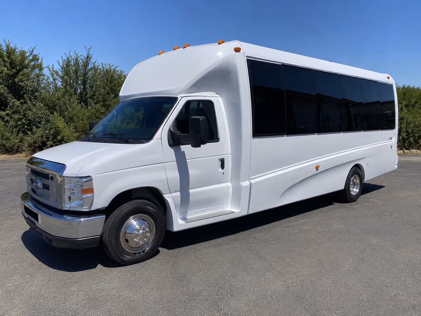 bachelorette party bus rentals for pioneer valley winery tours