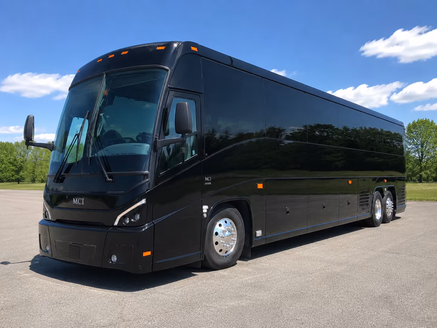 charter buses for springfield museums and quadrangle field trips